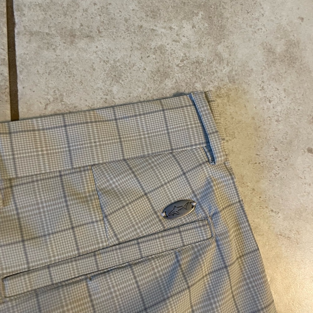 Greg Norman Men’s Golf Shorts - Picture 4 of 4